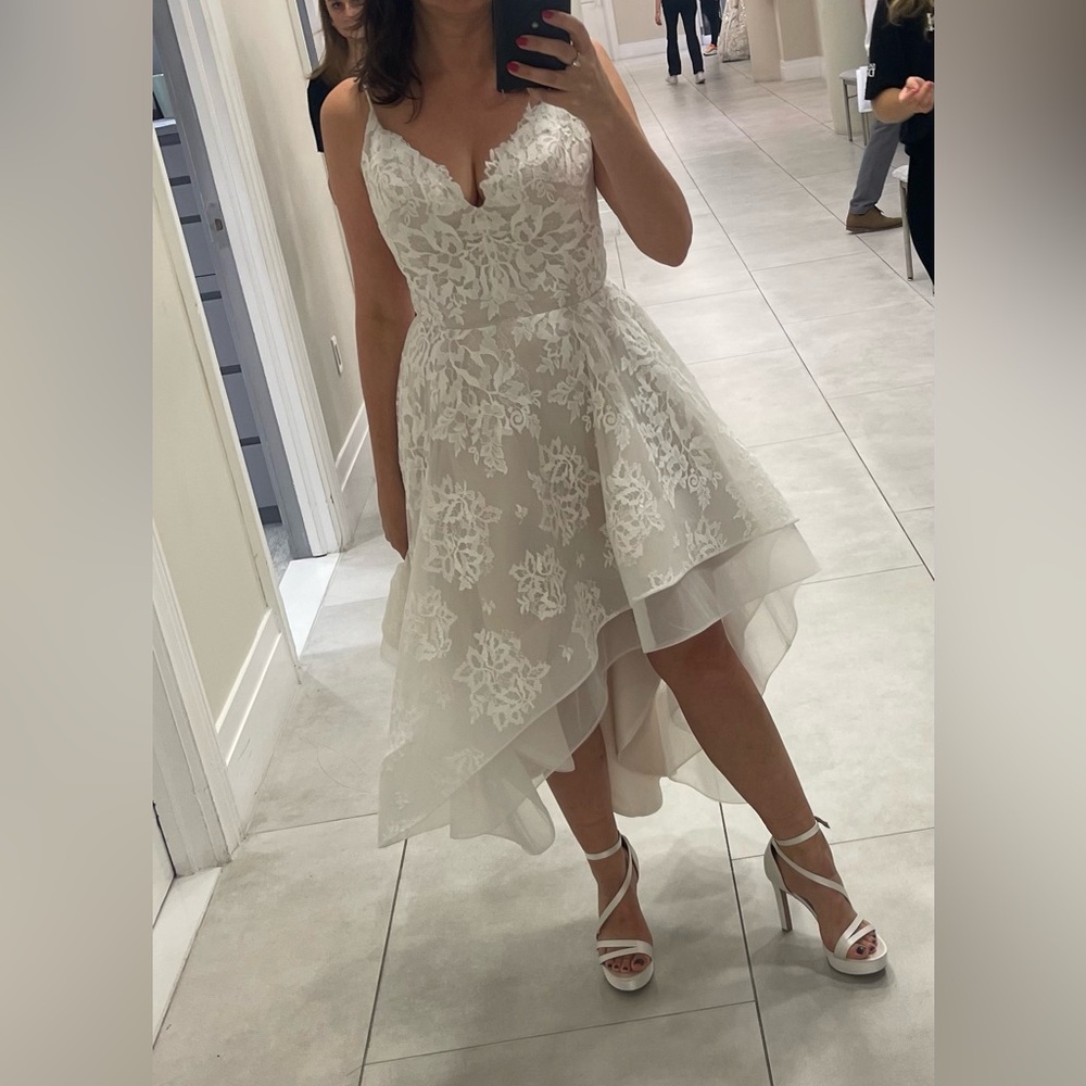Blush by Hayley Paige never worn oraltered direct from Kleinfelds wedding dress!